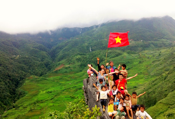 Ninh Binh vs. Mai Chau: A Comprehensive Guide to Choosing Your Perfect Destination