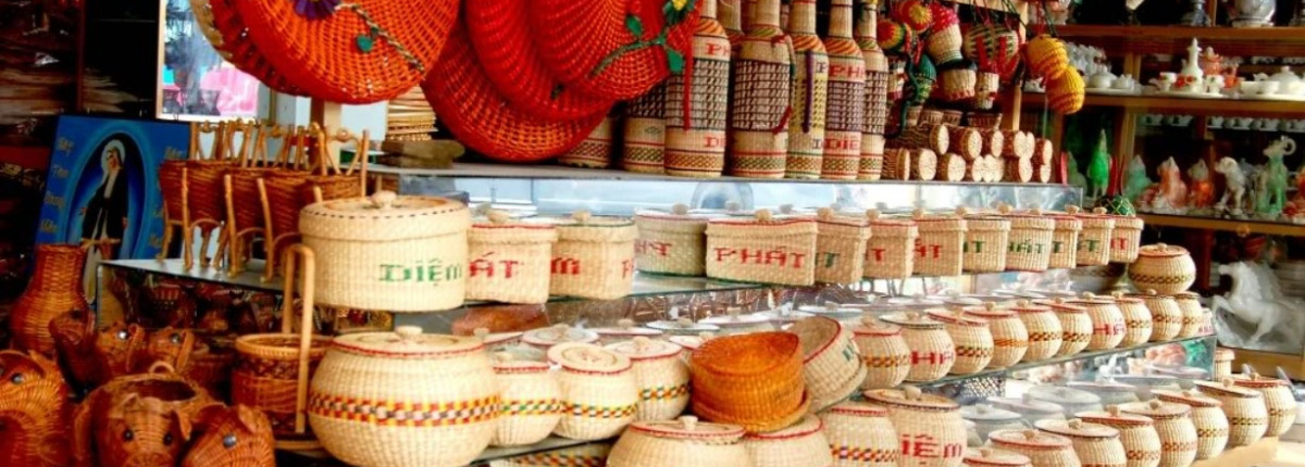 Ninh Binh Shopping Guide: Authentic Souvenirs and Bargaining Secrets