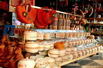 Ninh Binh Shopping Guide: Authentic Souvenirs and Bargaining Secrets