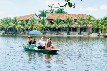 How to enjoy Tam Coc in 24 Hours: Beauty & Activities