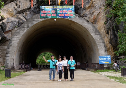 Travel guide for Tuyet Tinh Coc visitors