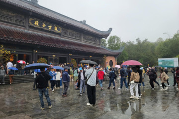 Bai Dinh Pagoda in Spring: Weather, Famous Sites & Travel Tips for a Rainy Visit