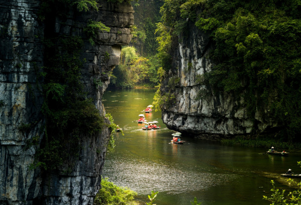 Trang An Boat Tour 2026: Latest Routes, Prices, Best Time to Visit & Tips