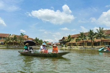 Best Tam Coc Tour for First-Time Visitors: A Full Day of Attractions, Boat Tours & More