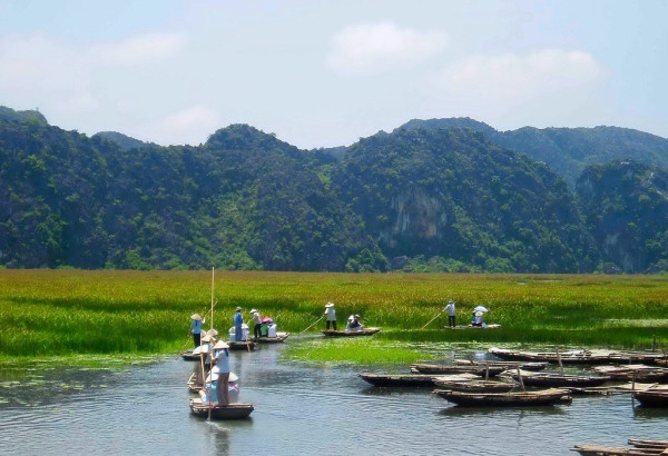 Kenh Ga Ninh Binh Complete Guide: Hot Springs, Floating Village & Peaceful Boat Tours