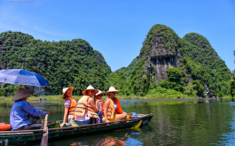 Bai Dinh - Trang An boat trip (Aloha 06)