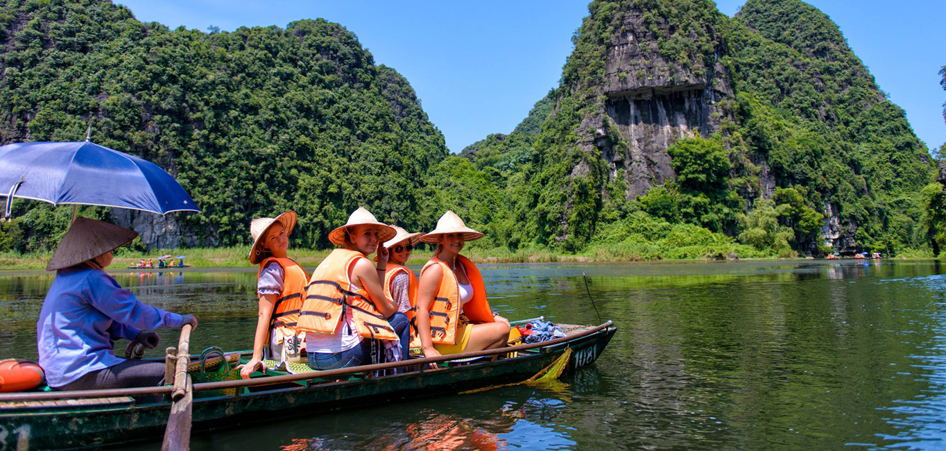 Famous-photo-spots-in-Ninh Binh-8