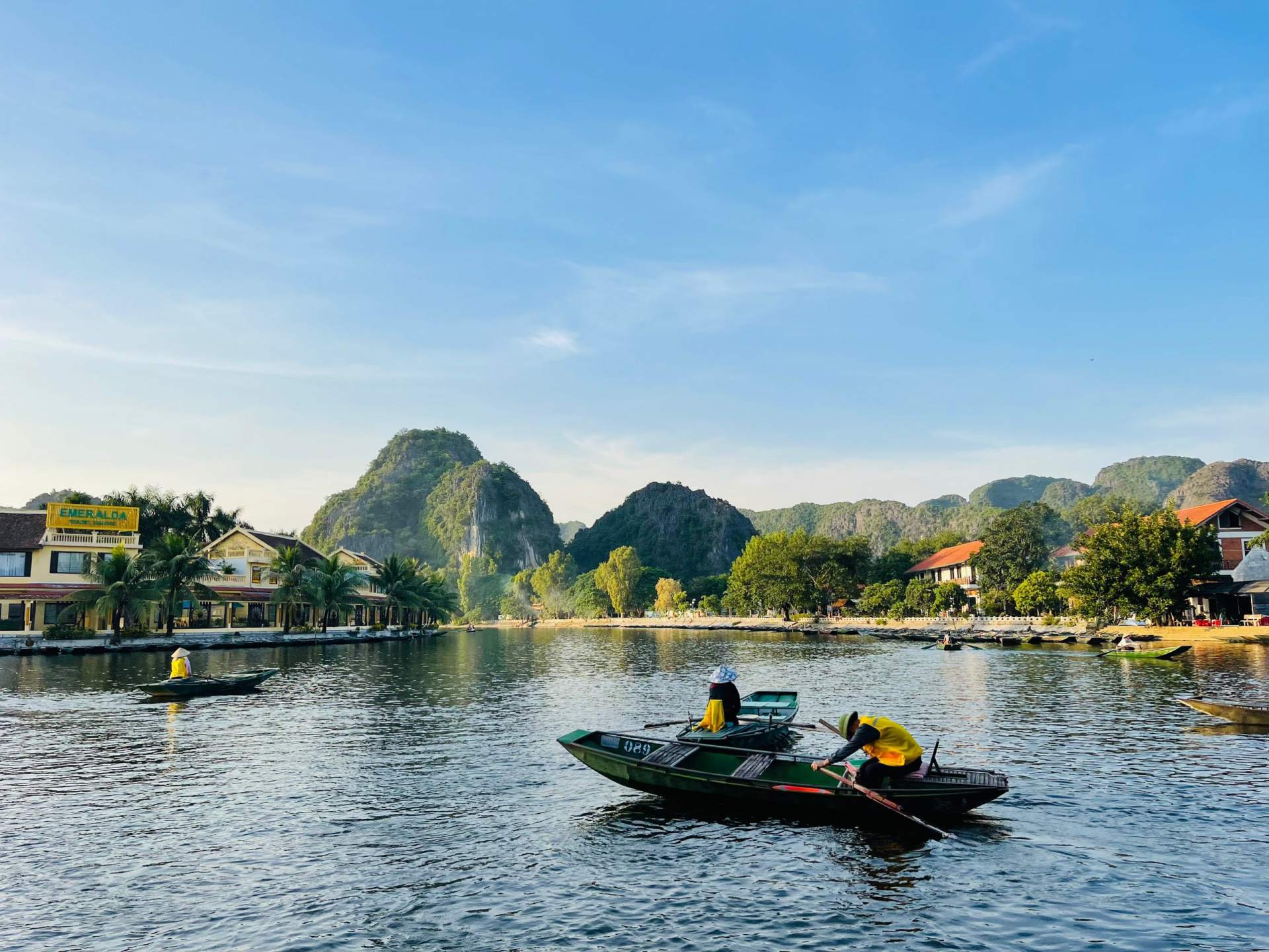 Famous-photo-spots-in-Ninh Binh-119