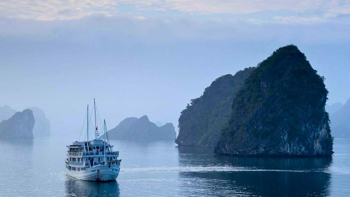 best-time-to-visi-halong-bay-6