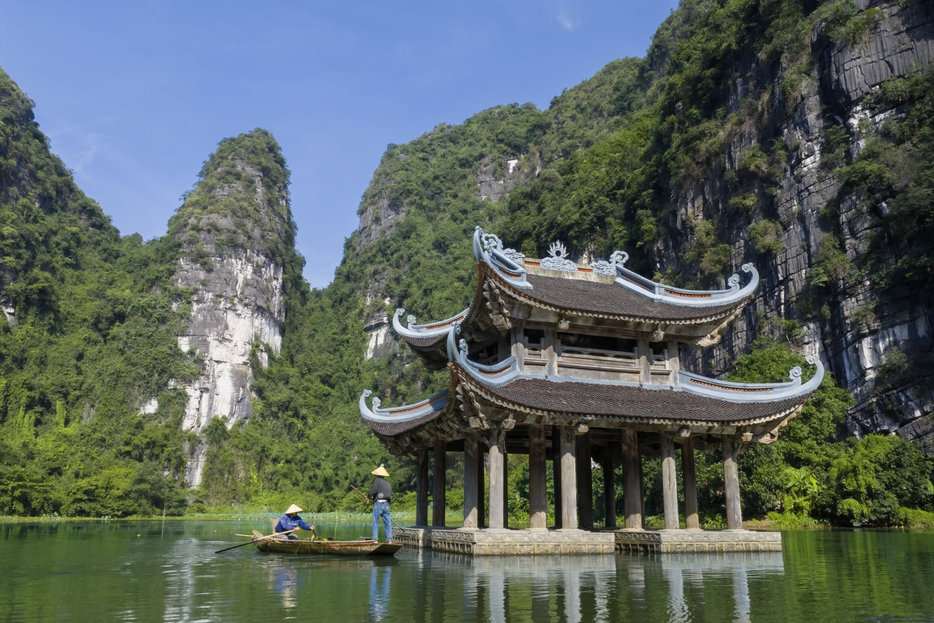 Dia Linh Mountain & Thuy Dinh - Hot photo stop in Trang An Boat Route 3