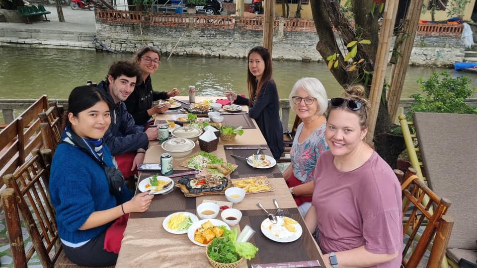 Aloha tourists enjoy Ninh Binh specialties at a local restaurant 