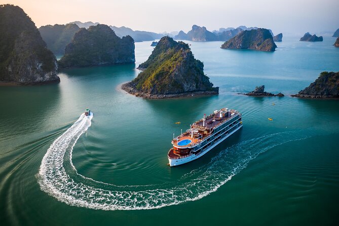 best-time-to-visi-halong-bay-9