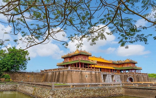 travel to hue