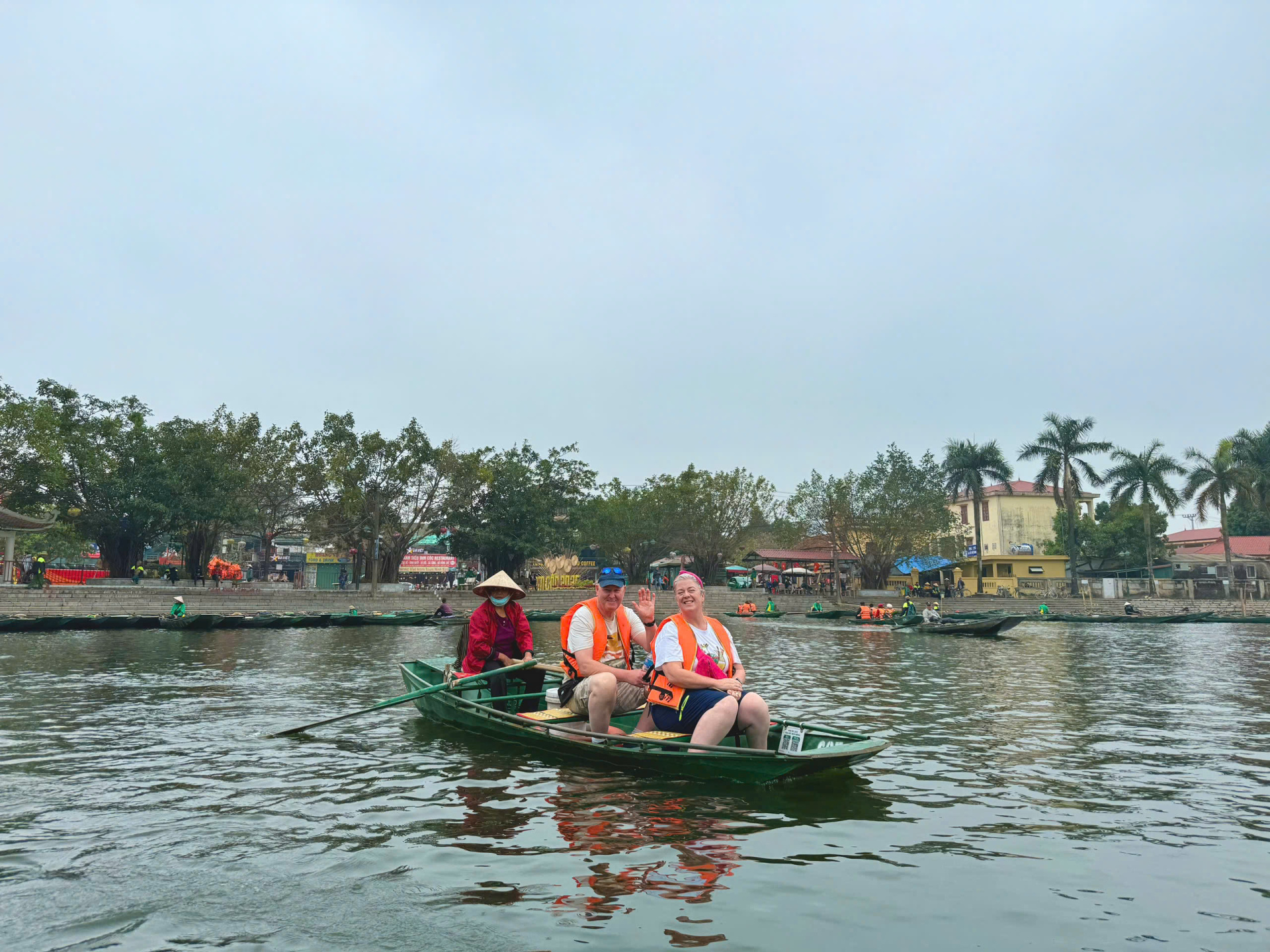 Take you 1,5 hours - Tam Coc boat trip is a must try activities to enjoy 