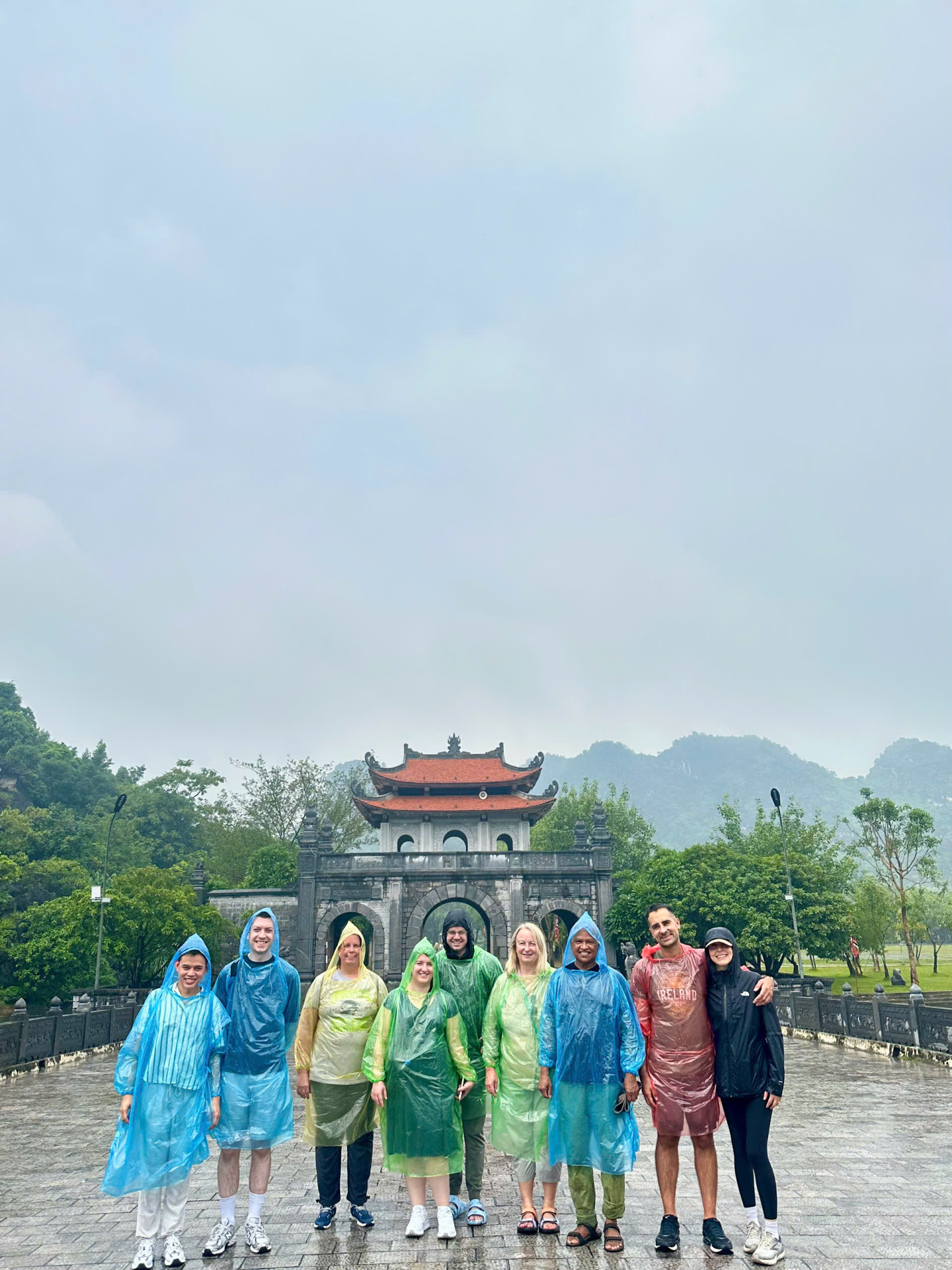 The famous gate of Hoa Lu ancient capital - Happy guests - Happy journey