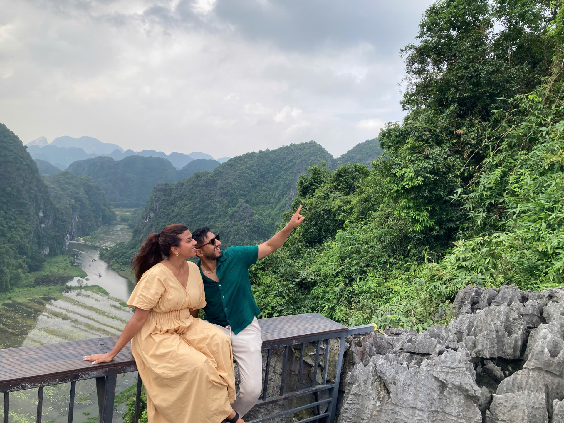 Tam Coc View Point in Hang Mua (Dragon Mountain) - Is a must-visit attraction you can't miss