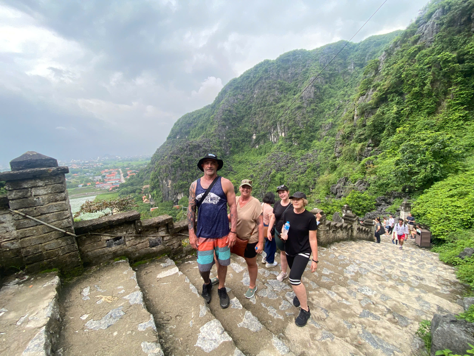 Climbing Mua Cave takes you half a day, and the same to the Tam Coc boat trip, so 1 day in Tam Coc is at least